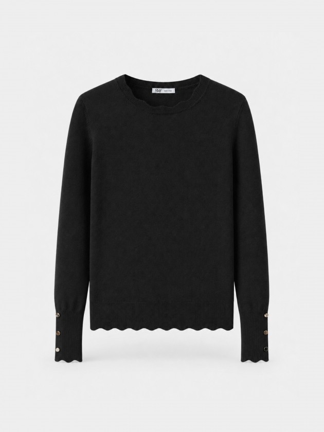 Knitted sweater with buttons