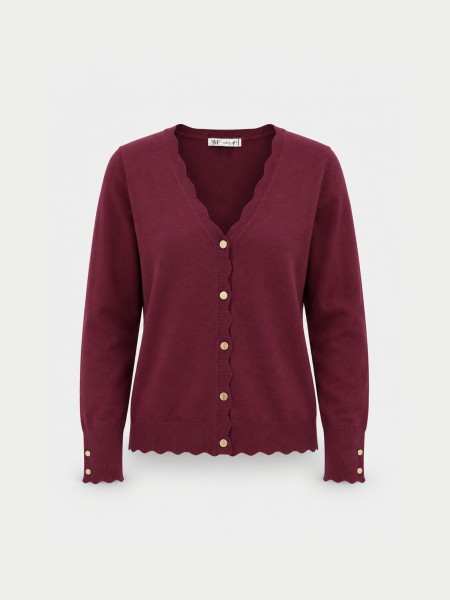 Knitted jacket with a wavy finish.