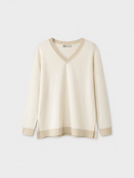 Knitted sweater with a v-neck