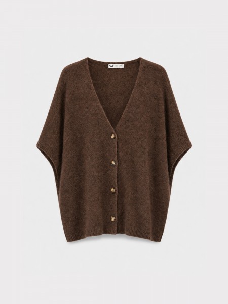 Knitted jacket with batwing sleeves