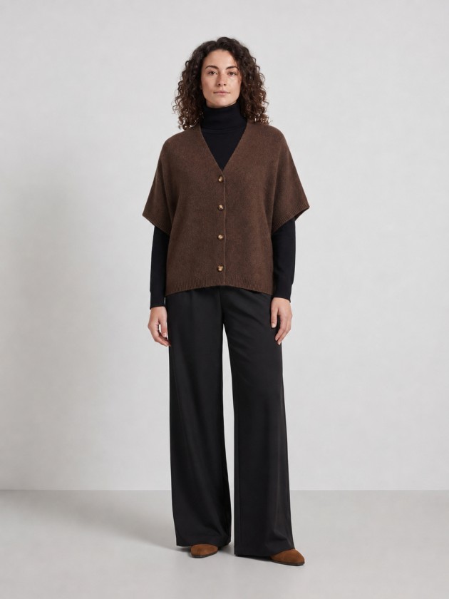 Knitted jacket with batwing sleeves