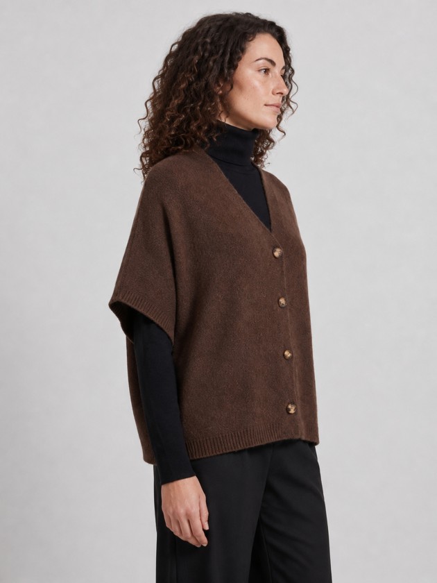 Knitted jacket with batwing sleeves