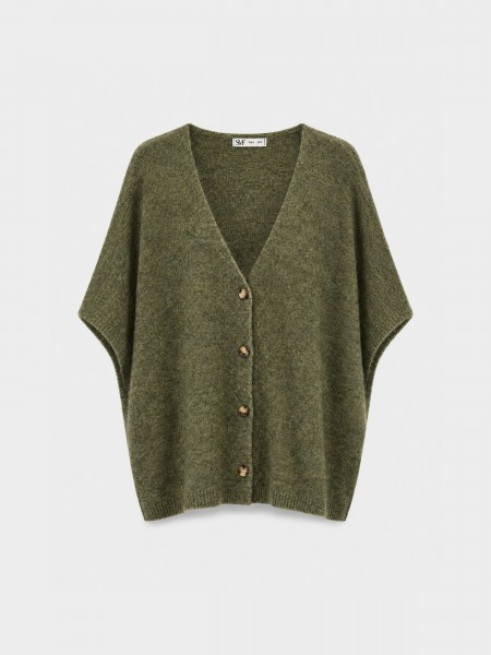 Knitted jacket with batwing sleeves