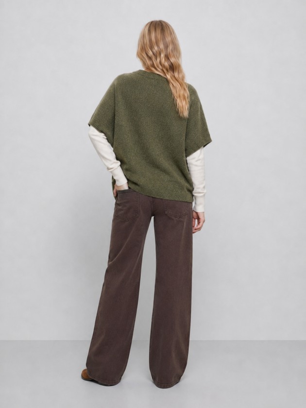 Knitted jacket with batwing sleeves Knitted jacket with batwing sleeves