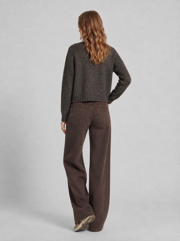 Knitted jacket with pockets