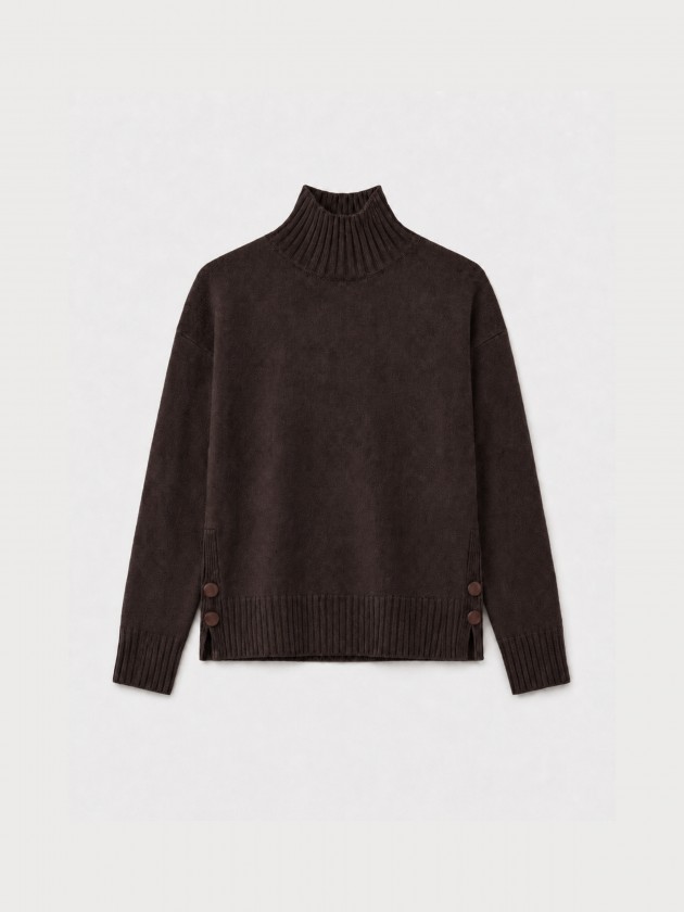 Knitted sweater with a high neck Knitted sweater with a high neck