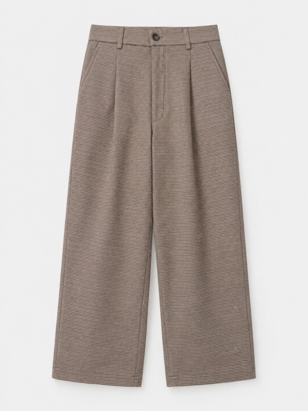 Pleated trousers with squares Pleated trousers with squares