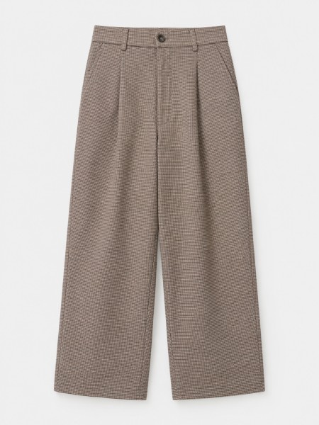 Pleated trousers with squares