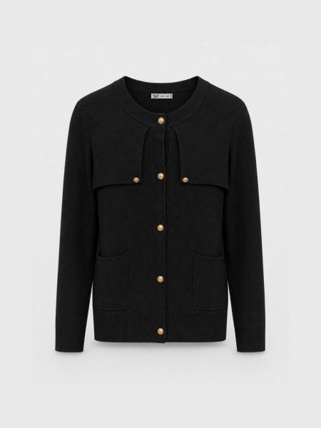 Knitted jacket with pockets