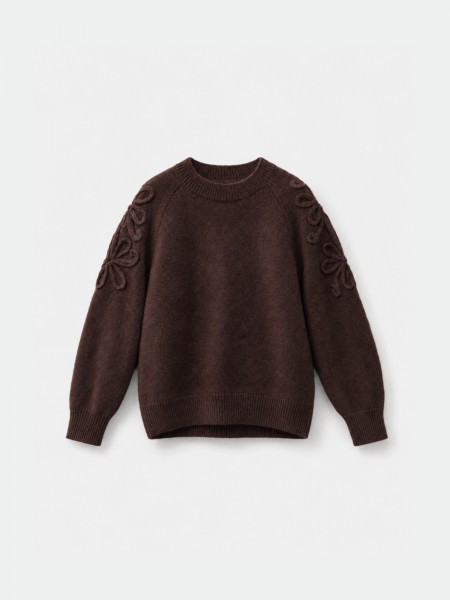 Knitted sweater with embroidery