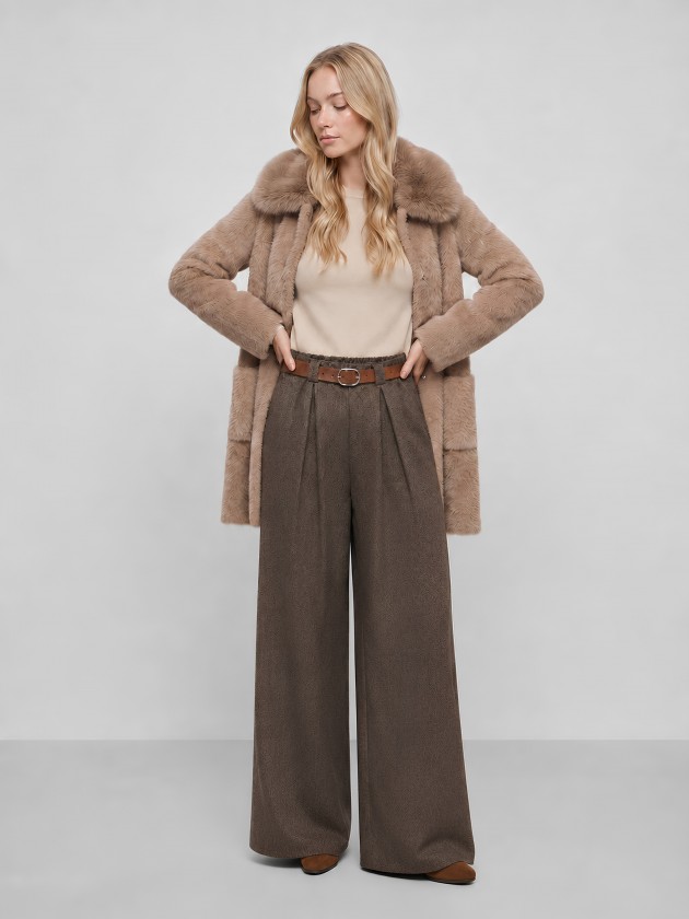 Coat with fur collar Coat with fur collar