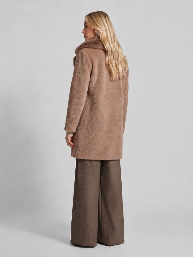 Coat with fur collar Coat with fur collar