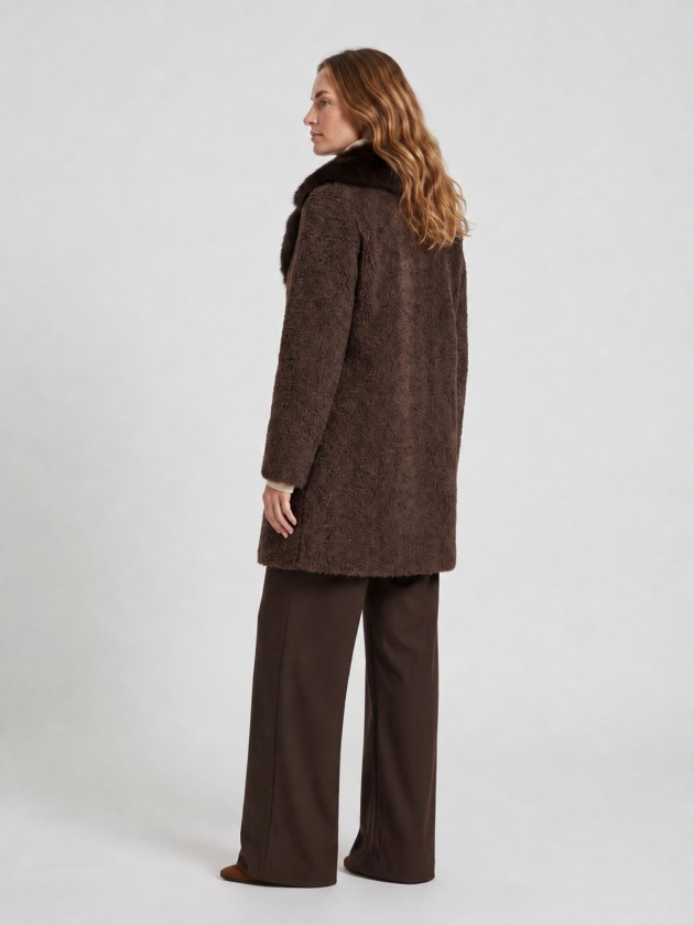 Coat with fur collar Coat with fur collar