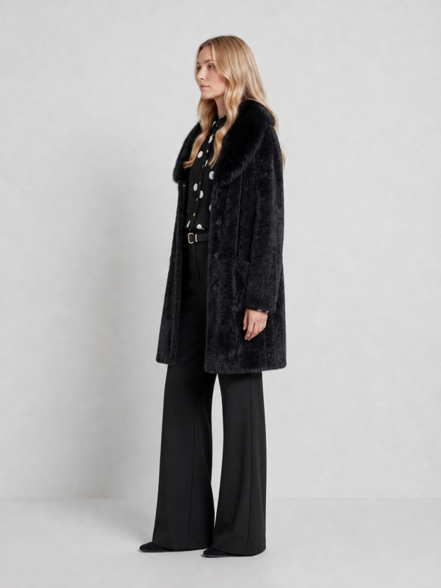 Coat with fur collar Coat with fur collar