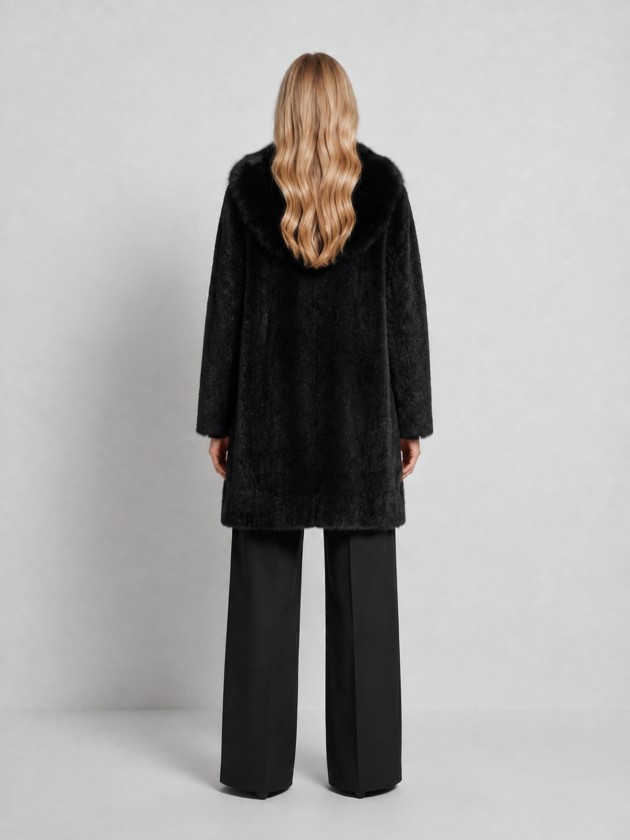 Coat with fur collar Coat with fur collar