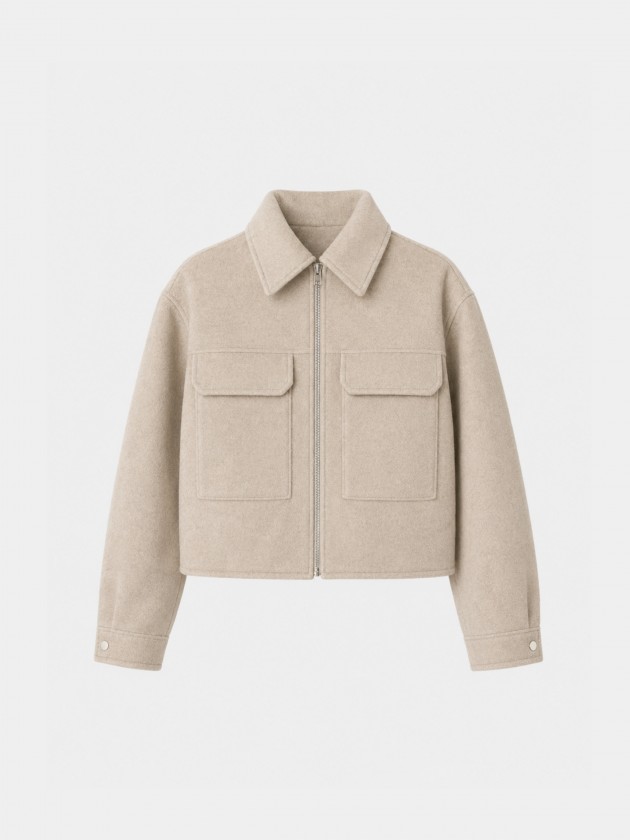 Short jacket with pockets