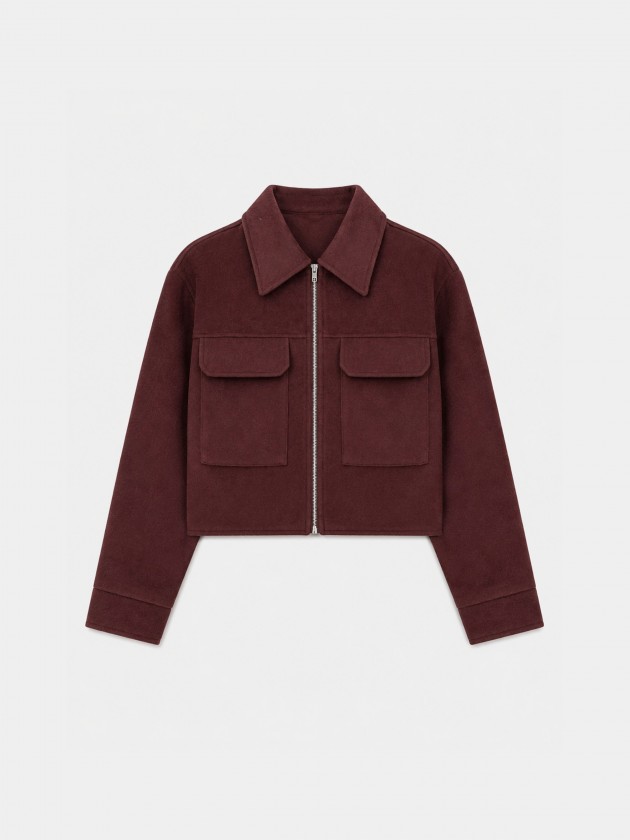Short jacket with pockets