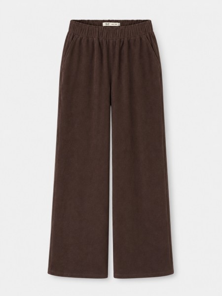 Wide leg pants with elastic waistband.