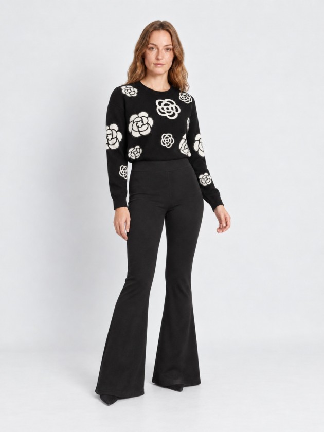Pull tricoté à fleurs Pull tricoté à fleurs