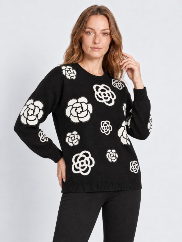 Pull tricoté à fleurs Pull tricoté à fleurs