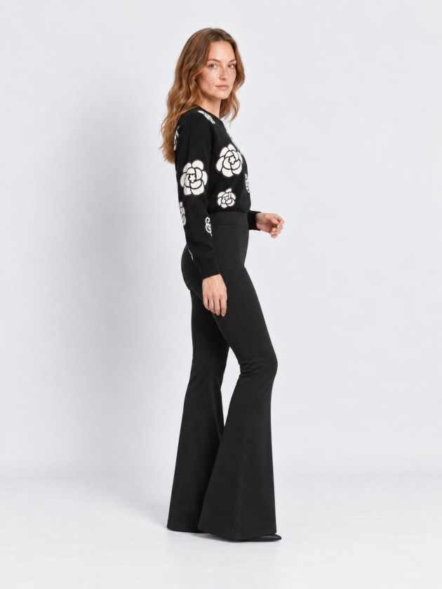 Pull tricoté à fleurs Pull tricoté à fleurs