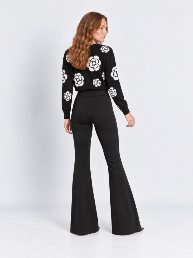 Pull tricoté à fleurs Pull tricoté à fleurs
