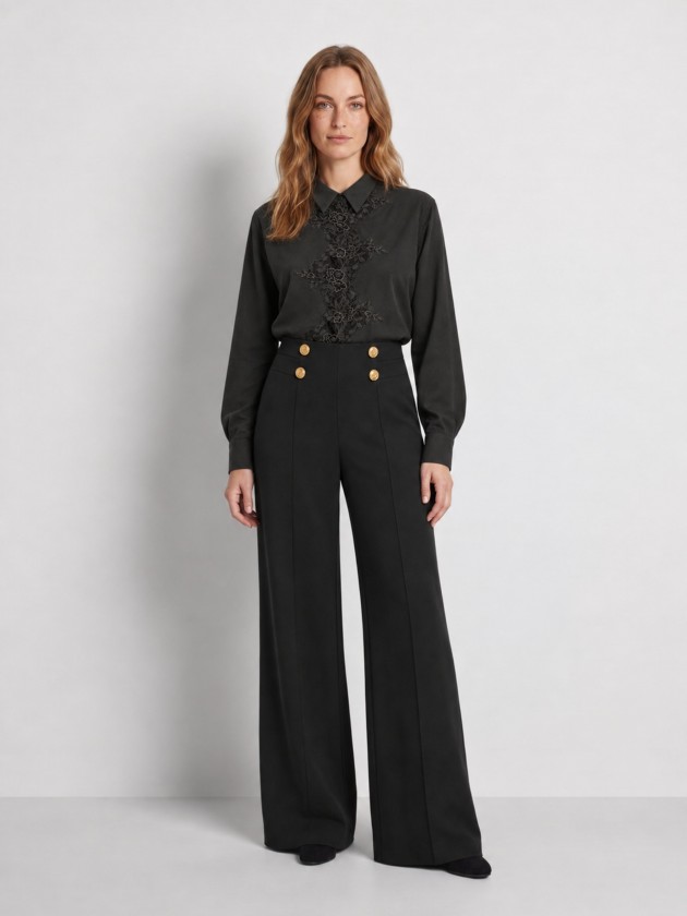 Pantalon � jambes larges avec boutons