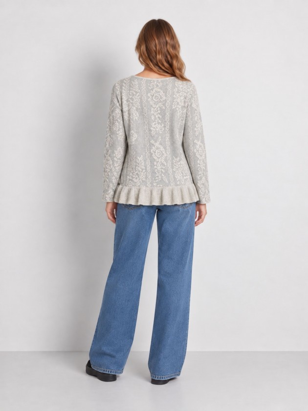 Pull tricot� � volants