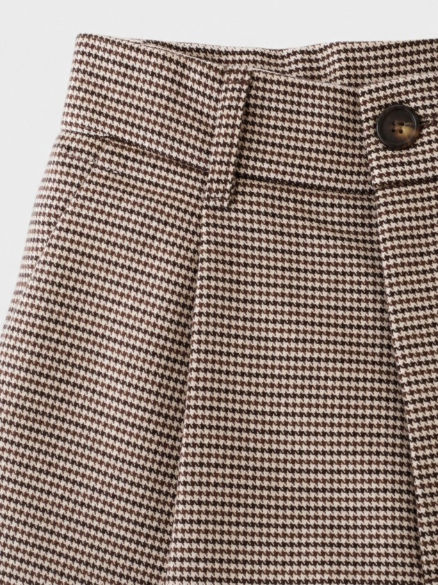 Pleated trousers with squares Pleated trousers with squares