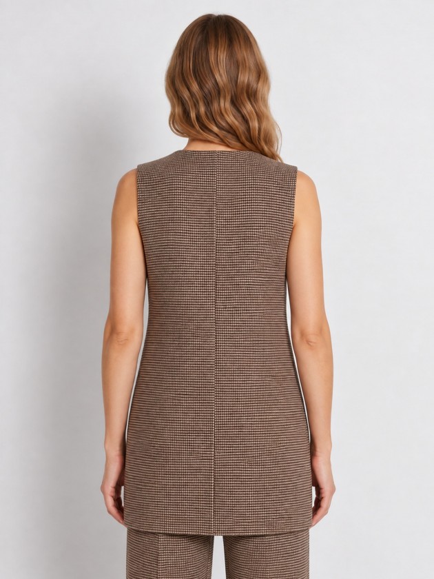 Long vest with squares