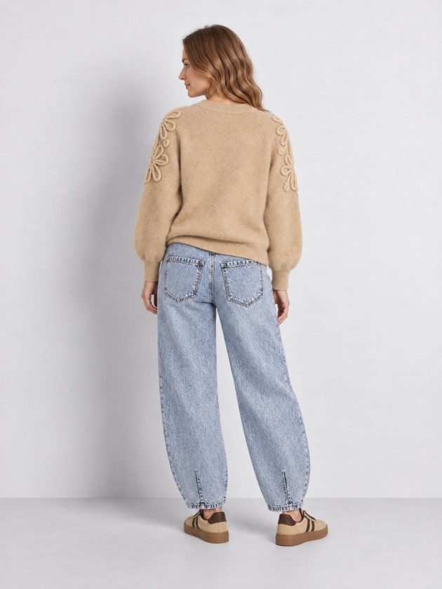 Knitted sweater with embroidery