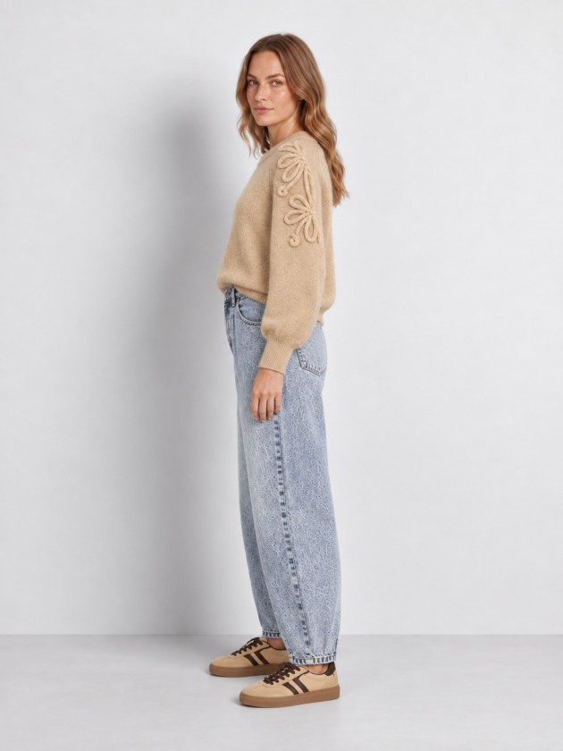 Knitted sweater with embroidery