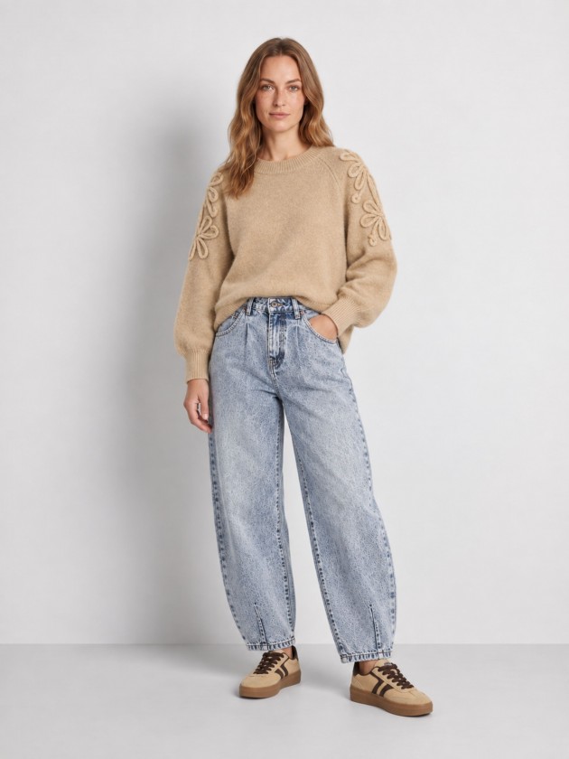 Knitted sweater with embroidery