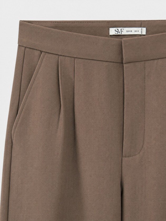 Wide leg pleated trousers