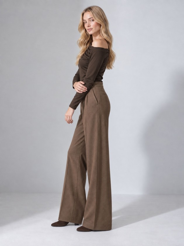 Wide leg pleated trousers