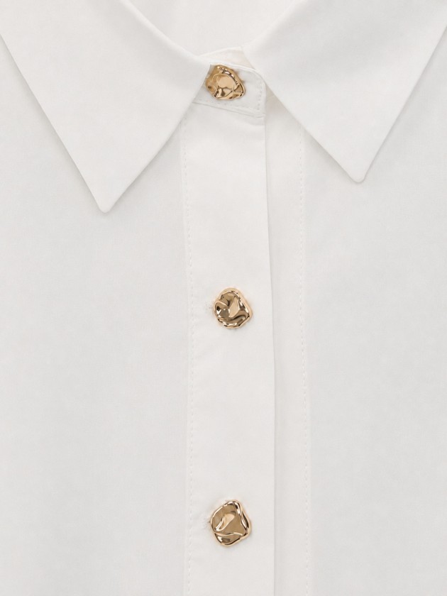 Shirt with metal buttons