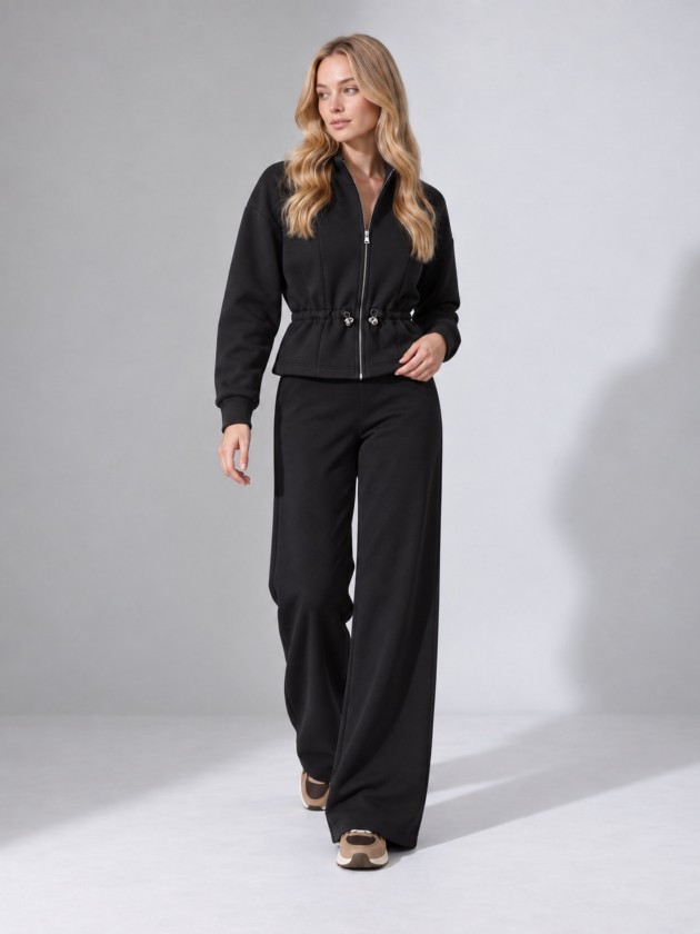 Wide-leg trousers