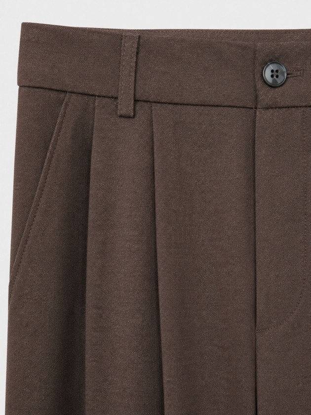 Wide leg pleated trousers