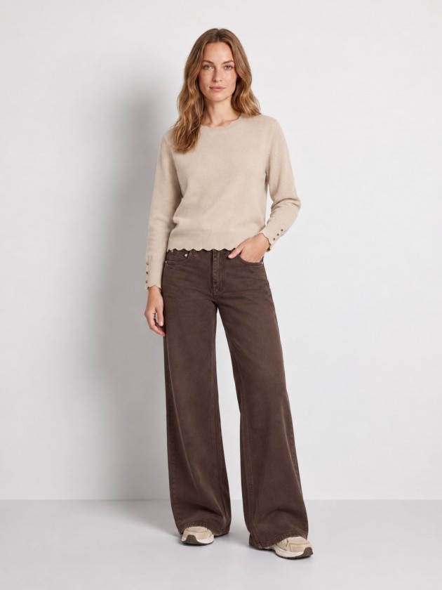 Knitted sweater with buttons
