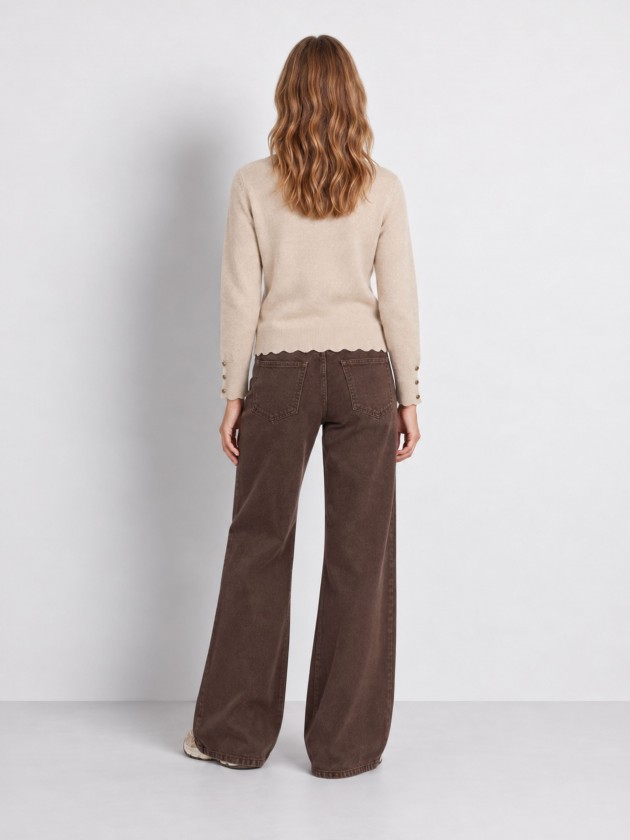 Knitted sweater with buttons