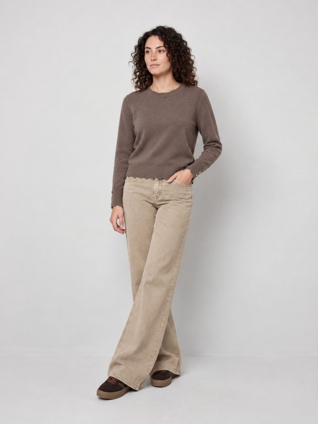 Knitted sweater with buttons