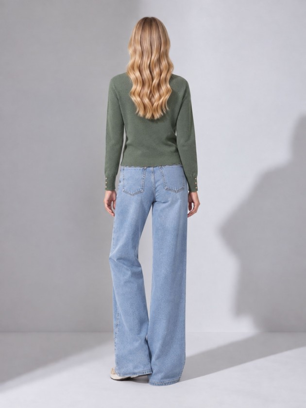 Knitted sweater with buttons