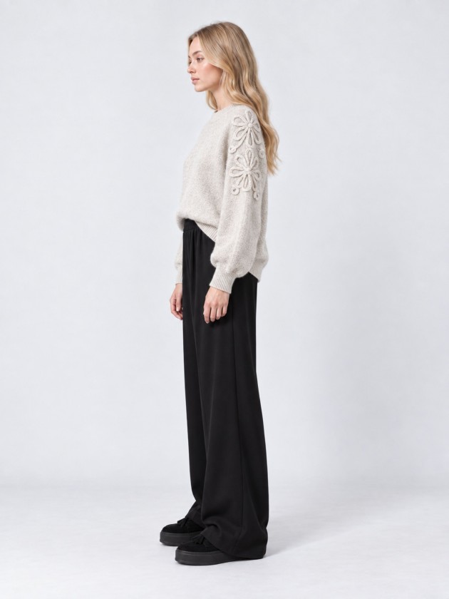 Wide-leg trousers with elastic waistband