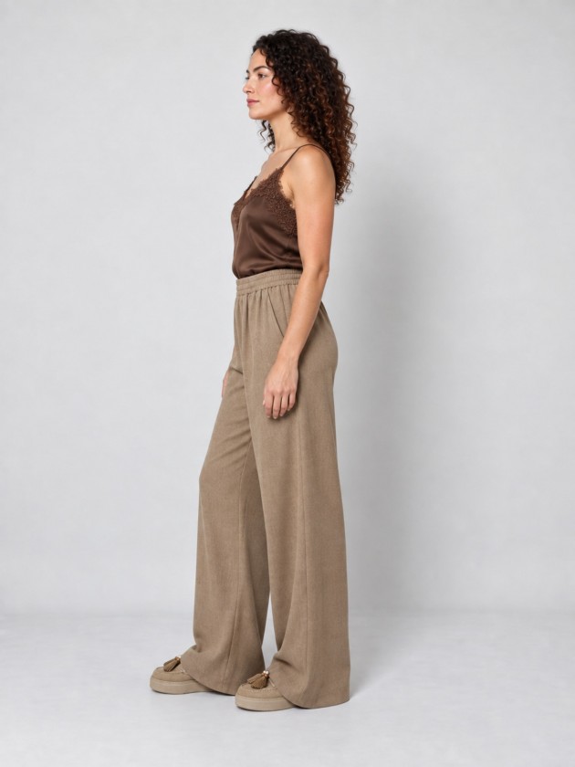 Wide-leg trousers with elastic waistband