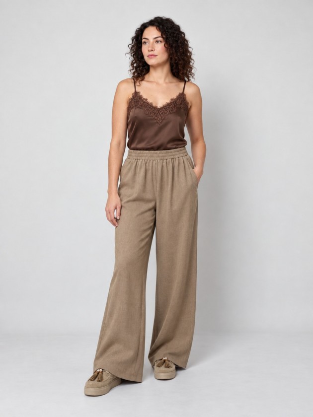 Wide-leg trousers with elastic waistband