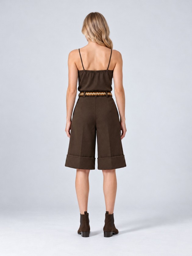 Bermuda shorts with belt