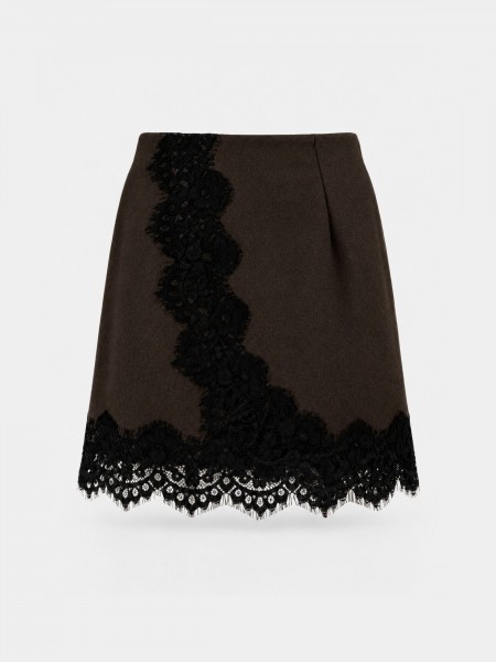 Short wrap skirt with lace