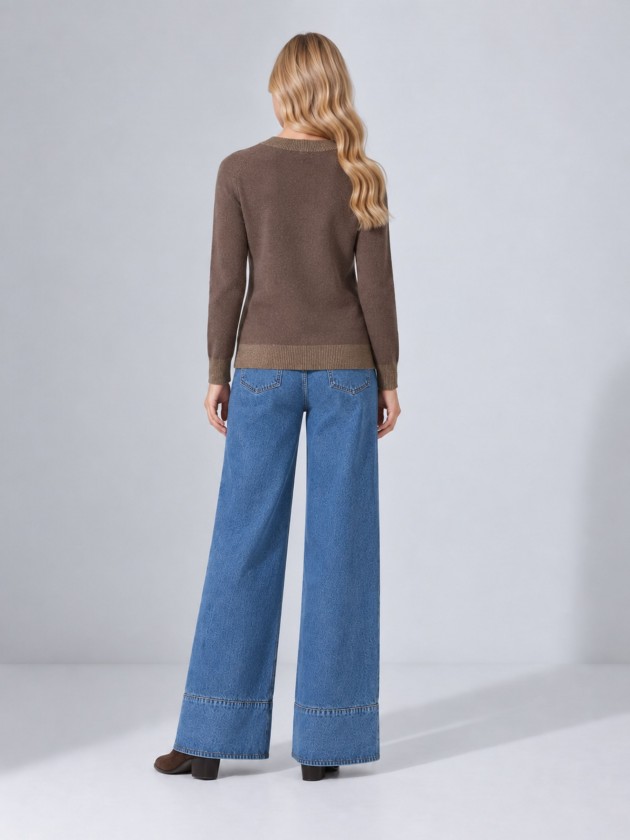 Knitted sweater with a v-neck Knitted sweater with a v-neck
