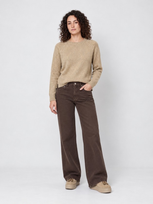 Knitted sweater with metallic thread