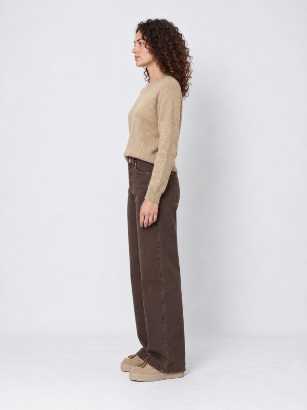 Knitted sweater with metallic thread